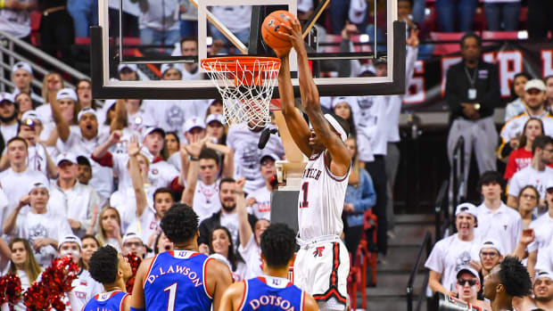 texas_tech_dunks_all_over_kansas.jpg